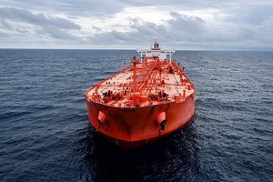 Việt Nam đã chi hơn 13 tỷ USD nhập khẩu dầu thô và xăng dầu các loại.