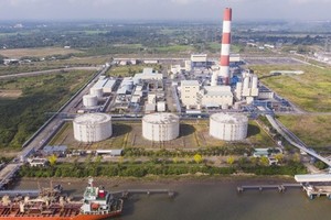 Thủ tướng giao Bộ Công Thương chủ trì, phối hợp các Bộ, cơ quan liên quan khẩn trương đẩy nhanh tiến độ triển khai, thực hiện chuỗi dự án Khí - Điện lô B Ô Môn, sớm khởi công các Nhà máy Ô Môn II, Ô Môn I