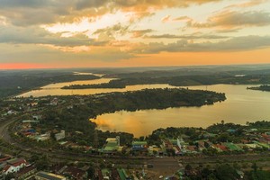 Tỉnh Đắk Nông sẽ phát triển công nghiệp khai thác bô xít - chế biến alumin - luyện nhôm và năng lượng tái tạo.