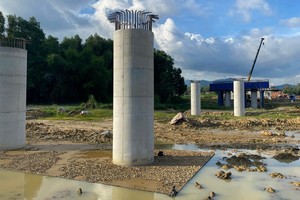 Công trình thi công đường cao tốc Bắc - Nam phía Đông đoạn đi qua địa bàn huyện Phù Mỹ. Nguồn: Báo Bình Định.