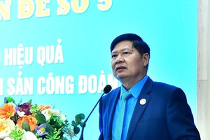 Phó chủ tịch Tổng Liên đoàn Lao động Việt Nam Phan Văn Anh phát biểu tại Diễn đàn. (Ảnh: Nguyễn Ly)