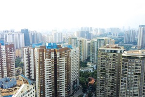 Giá chung cư nội đô đang neo rất cao. Ảnh: Dũng Minh 