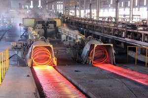 Doanh nghiệp thép gặp khó khăn vì TP.HCM chưa có quy hoạch kho bãi, nhà xưởng cho ngành thép. Trong ảnh: Một xưởng sản xuất thép tại TP.HCM.