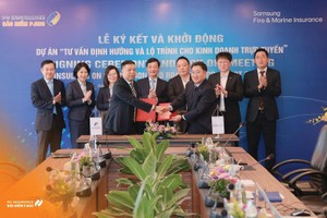 Đại diện PJICO và SFMI ký kết hợp đồng và khởi động Dự án “Tư vấn định hướng và lộ trình cho giải pháp trực tuyến”