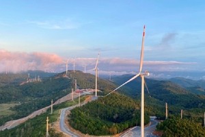 Một số nhà máy điện gió sẽ được xây dựng tại Lào để bán điện về Việt Nam. Ảnh minh họa