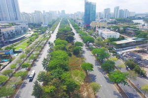 Đường Nguyễn Văn Linh, trục đường huyết mạch của Khu đô thị Nam Thành phố - Ảnh: Lê Toàn 