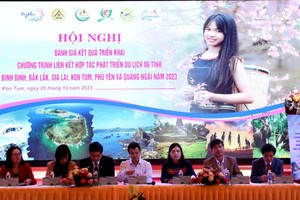 Lãnh đạo các tỉnh và lãnh đạo Cục Du lịch chủ trì hội nghị