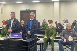 Các cựu lãnh đạo Tổng công ty Máy động lực và Máy nông nghiệp Việt Nam bị cáo buộc vi phạm trong việc chuyển nhượng trụ sở cũ, gây thất thoát 165 tỷ đồng.