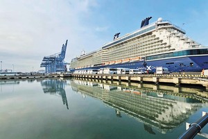 Việt Nam có tiềm năng lớn để phát triển du lịch tàu biển, nhờ bờ biển dài, nhiều đảo, bãi biển đẹp . Ảnh: H.H