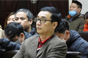 Đại diện Viện Kiểm sát Nhân dân cấp cao tại Hà Nội khẳng định quan điểm buộc tội bị cáo Trần Hùng nhận hối lộ, can thiệp xử lý nhẹ vi phạm là "không oan". 