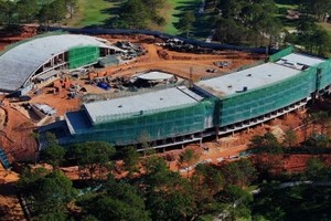 Dự án Tòa nhà câu lạc bộ sân golf Đồi Cù vẫn chưa tháo dỡ