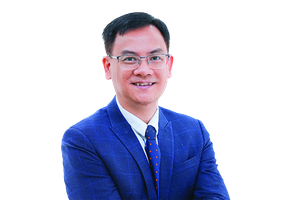 Ông Đinh Đức Quang, Giám đốc điều hành Khối Kinh doanh tiền tệ (Ngân hàng UOB Việt Nam) 