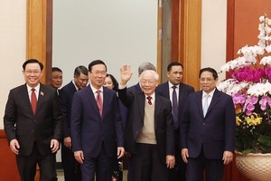 Tổng Bí thư Nguyễn Phú Trọng gặp mặt, chúc Tết các vị lãnh đạo, nguyên lãnh đạo Đảng, Nhà nước - Ảnh TTXVN.