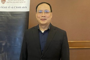 GS.TSKH Nguyễn Đình Đức.