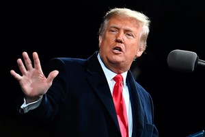 Cựu Tổng thống Donald Trump phát biểu tại một sự kiện ở Valdosta, bang Georgia, Mỹ. (Ảnh: AFP/TTXVN)