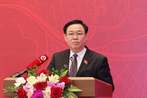 Chủ tịch Quốc hội Vương Đình Huệ phát biểu bế mạc hội nghị - (Ảnh Duy Linh).