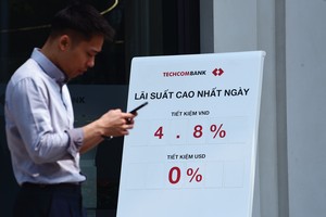Lãi suất tiết kiệm giảm mạnh, về dưới mức 5%/năm với kỳ hạn 12 tháng tại nhiều ngân hàng lớn