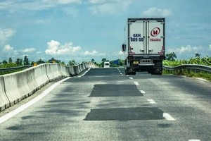 Một đoạn đường Lộ Tẻ - Rạch Sỏi.