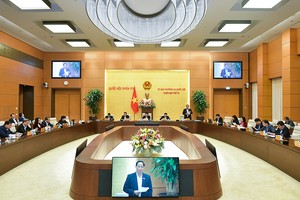 Phiên họp cho ý kiến Dự thảo Luật Trật tự, an toàn giao thông đường bộ của Ủy ban Thường vụ Quốc hội