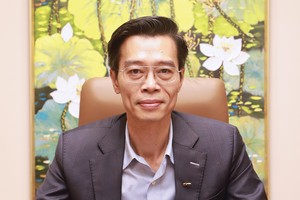 TS. Đàm Nhân Đức, Kinh tế trưởng Ngân hàng TMCP Quân Đội, Tiến sĩ Đại học Paris Dauphine