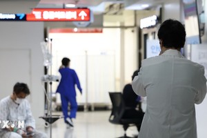 Bên trong khoa cấp cứu của một bệnh viện ở Seoul, Hàn Quốc. (Ảnh: Yonhap/TTXVN)