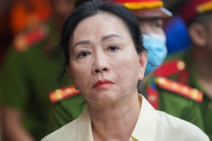 Bị cáo Trương Mỹ Lan trình bày nhiều nội dung để bào chữa bổ sung cho bản thân sau phần đối đáp của Viện Kiểm sát.