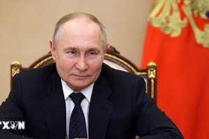 Tổng thống Nga Vladimir Putin tại cuộc họp trực tuyến ở Moskva. (Ảnh: AFP/TTXVN)