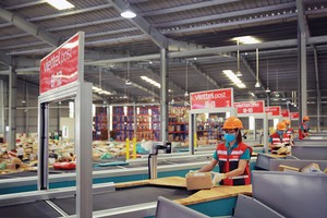 Hoạt động xuất nhập khẩu nhộn nhịp trở lại, mở ra cơ hội cho các doanh nghiệp dịch vụ logistics 