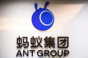 Logo của Ant Group bên ngoài văn phòng công ty ở Hong Kong, Trung Quốc. Ảnh: AFP
