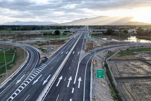 Cao tốc Cam Lâm – Vĩnh Hảo giúp kết nối thông suốt từ Sài Gòn tới Nha Trang chỉ với 4 – 5 tiếng di chuyển.