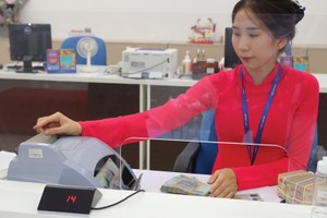 NIM của ngành ngân hàng được dự báo cải thiện nhờ thẩm thấu chính sách lãi suất thấp