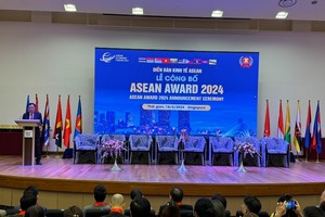 Ông Lê Doãn Hợp, nguyên Bộ trưởng Bộ Thông tin và Truyền thông chia sẻ tại Diễn đàn.