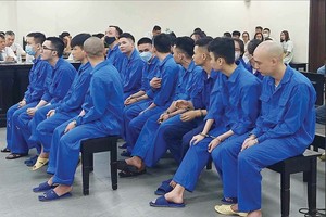 Các bị cáo bị đưa ra xét xử trong đường dây rửa tiền