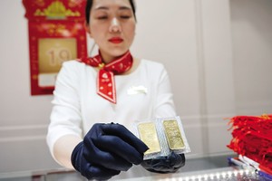 Đến ngày 15/6, đơn vị nào không thực hiện hóa đơn điện tử kết nối với cơ quan thuế trong mua bán vàng, sẽ bị rút giấy phép