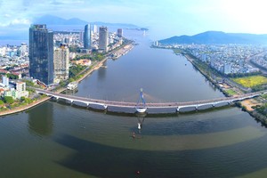 Sông Hàn - dòng sông “biểu tượng” của Đà Nẵng. Ảnh Nguyễn Trình