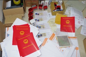 Tang vật của vụ án bị cơ quan chức năng thu giữ. Ảnh: CA Hà Nam