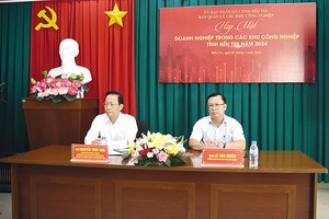 Lãnh đạo UBND tỉnh Bến Tre và Ban Quản lý các khu công nghiệp tỉnh thường xuyên điều hành các buổi làm việc tháo gỡ khó khăn cho doanh nghiệp trong khu công nghiệp.