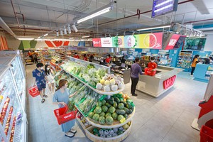 Cửa hàng WIN hiện đại với đa dạng chủng loại hàng hóa được trưng bày dựa trên cơ sở dữ liệu lớn