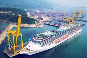 Một góc cảng Tiên Sa - Đà Nẵng.