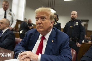 Cựu Tổng thống Mỹ Donald Trump trong phiên xét xử tại Tòa án quận Manhattan ở New York, Mỹ, ngày 6/5/2024. (Ảnh: AFP/TTXVN)