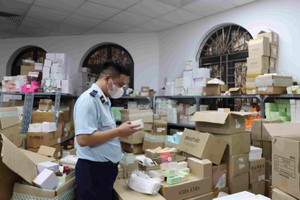 Thời gian qua, nhiều vụ việc bán hàng giả/hàng xâm phạm quyền sở hữu trí tuệ trên mạng đã bị triệt phá.