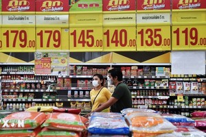 Gạo được bày bán tại một siêu thị ở Bangkok, Thái Lan. (Ảnh: AFP/TTXVN)