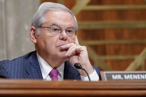 Thượng nghị sĩ Bob Menendez. Ảnh: AP