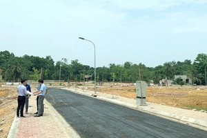 Nhà đầu tư 'toát mồ hôi' vì giá đất nền Hà Nội