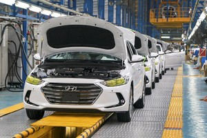 Dây chuyền lắp ráp ô tô tại Công ty Hyundai Thành Công 