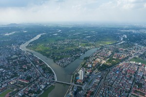 Hà Nam có vị trí chiến lược phía Nam Hà Nội, với giao thông kết nối đồng bộ.