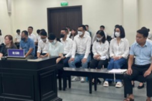 Các bị cáo tại phiên tòa mở ngày 30/8.