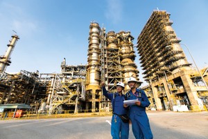 Lọc hóa Dầu Bình Sơn (BSR) chào sàn HOSE với giá tham chiếu 21.300 đồng/CP 