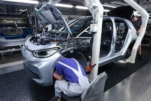 Dây chuyền lắp ráp tại nhà máy Volkswagen ở Zwickau, Đức. Ảnh: Bloomberg