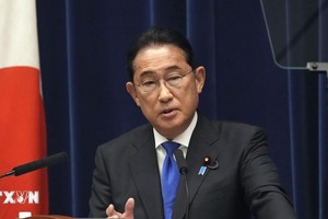 Thủ tướng Nhật Bản Fumio Kishida phát biểu họp báo tại thủ đô Tokyo. (Ảnh: Kyodo/TTXVN)